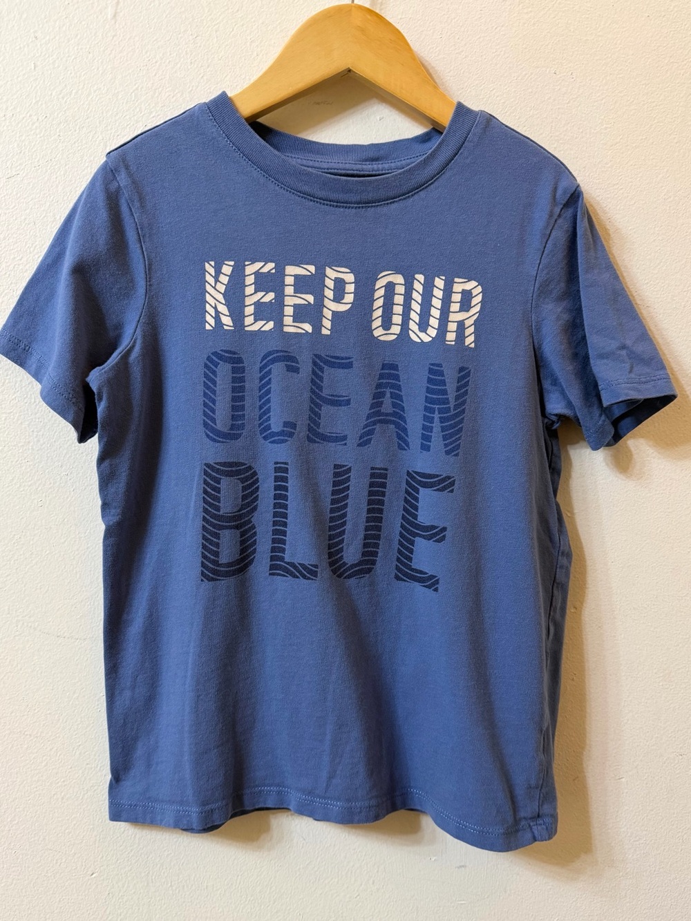 keep our ocean blue youth graphic tee 100% cotton size m (8-10) blue